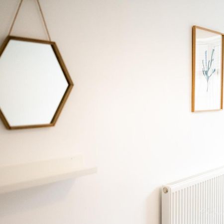 The Lookout, Modern Home From Home, Sleeps 5, With Private Parking & Outside Terrace St. Ives Exterior photo