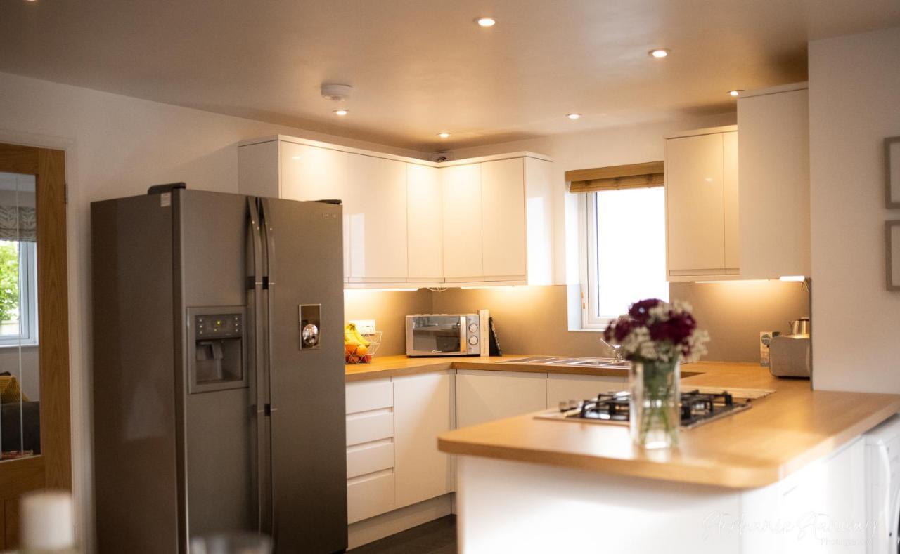 The Lookout, Modern Home From Home, Sleeps 5, With Private Parking & Outside Terrace St. Ives Exterior photo
