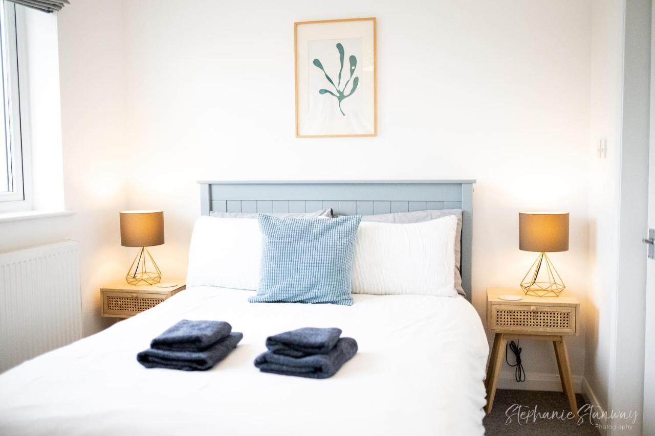 The Lookout, Modern Home From Home, Sleeps 5, With Private Parking & Outside Terrace St. Ives Exterior photo