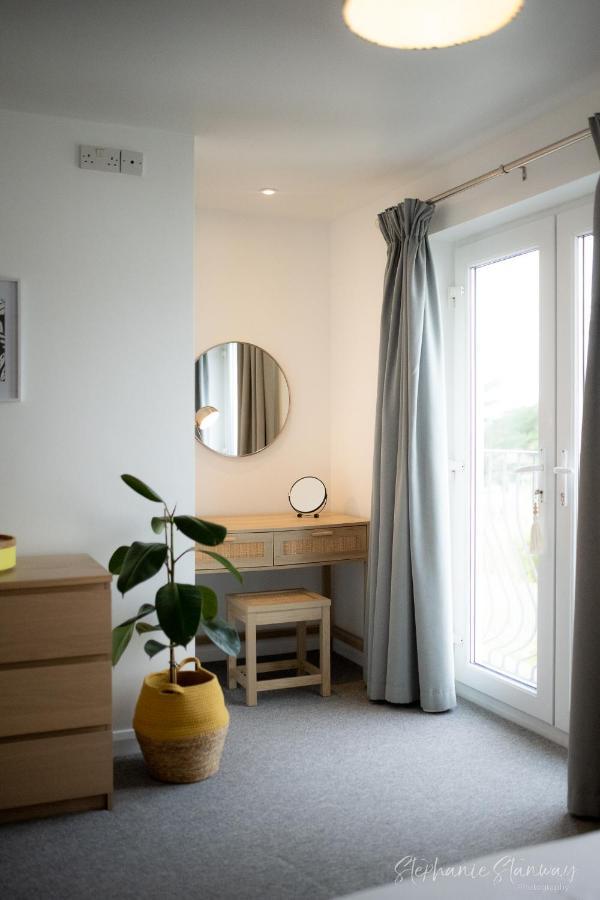 The Lookout, Modern Home From Home, Sleeps 5, With Private Parking & Outside Terrace St. Ives Exterior photo
