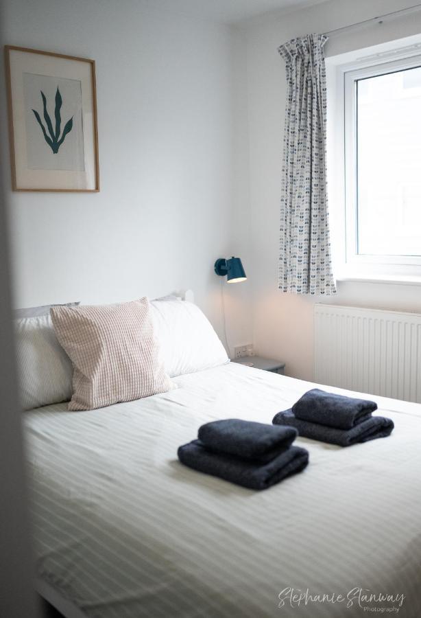 The Lookout, Modern Home From Home, Sleeps 5, With Private Parking & Outside Terrace St. Ives Exterior photo
