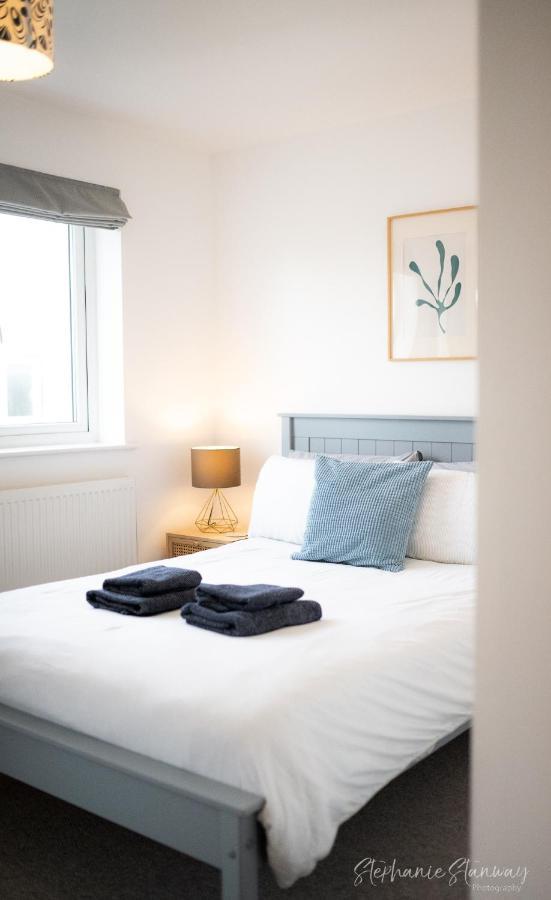 The Lookout, Modern Home From Home, Sleeps 5, With Private Parking & Outside Terrace St. Ives Exterior photo