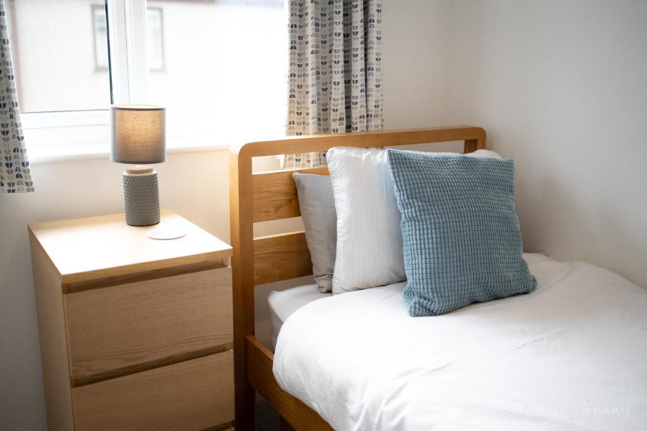 The Lookout, Modern Home From Home, Sleeps 5, With Private Parking & Outside Terrace St. Ives Exterior photo