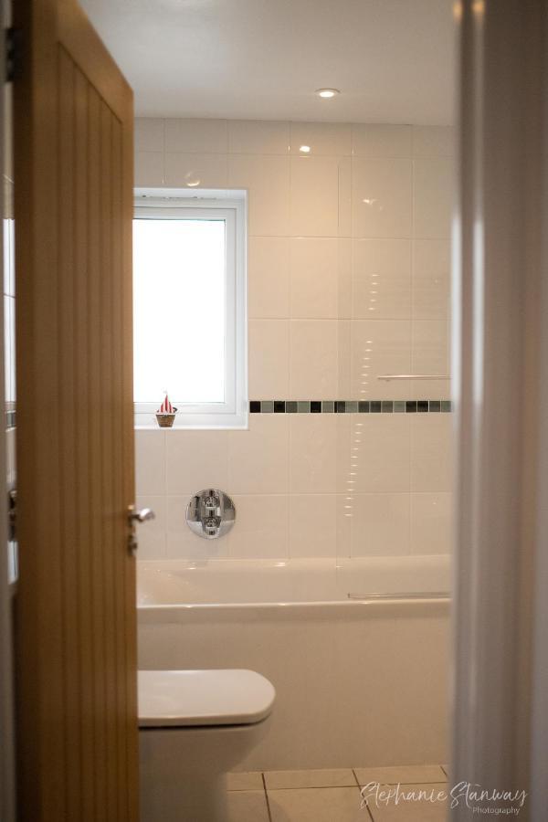 The Lookout, Modern Home From Home, Sleeps 5, With Private Parking & Outside Terrace St. Ives Exterior photo