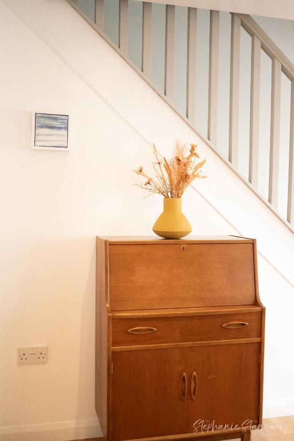 The Lookout, Modern Home From Home, Sleeps 5, With Private Parking & Outside Terrace St. Ives Exterior photo